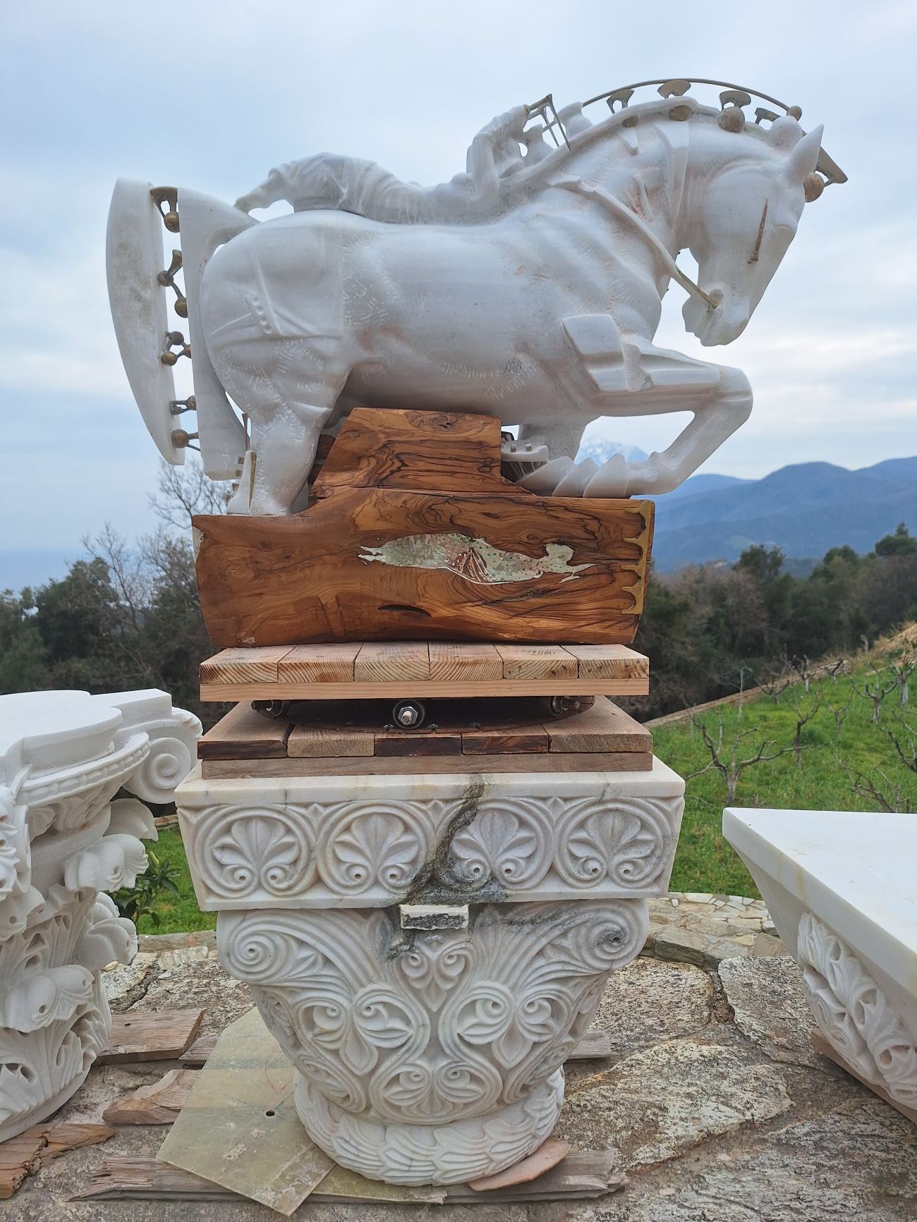 Decorative keystone with foliate motif — Irakli Athoneli